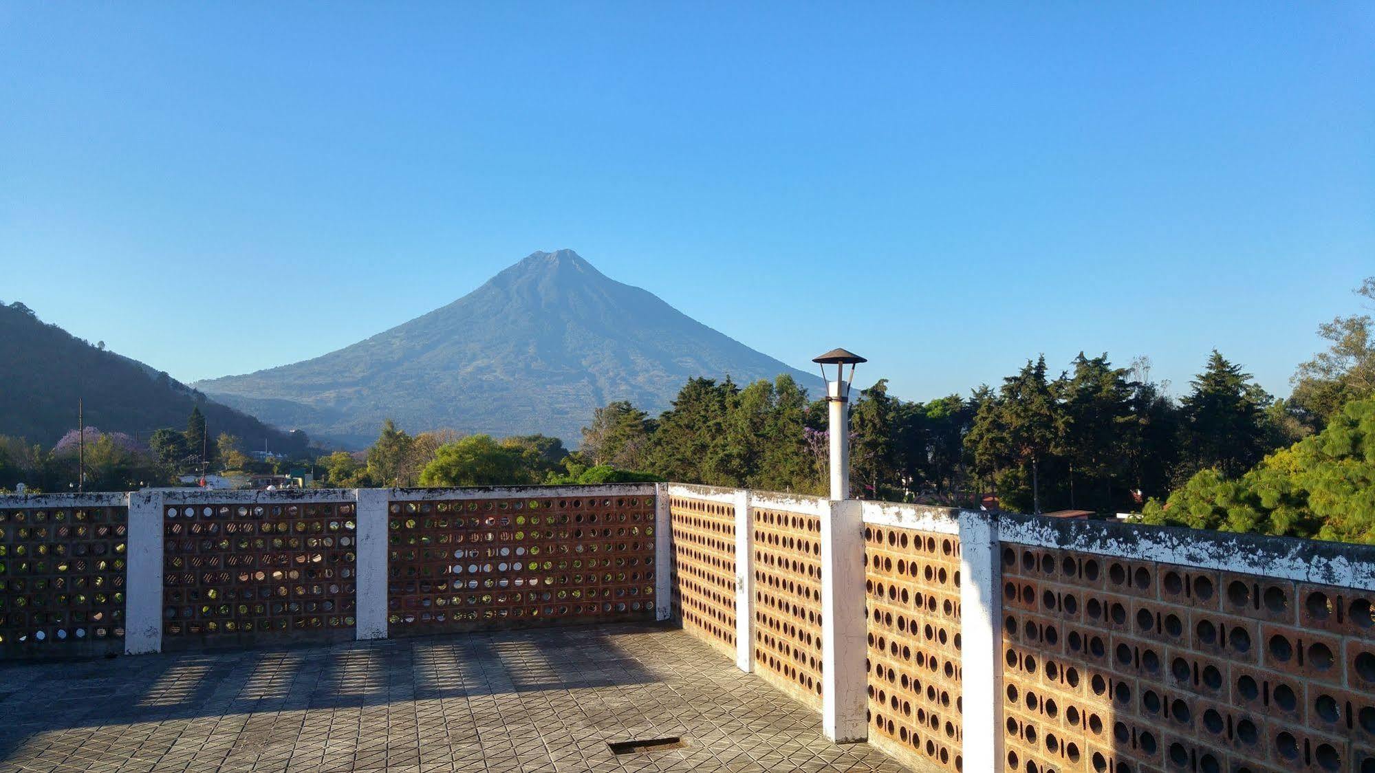 Ixkanul Antigua Hotel Екстер'єр фото