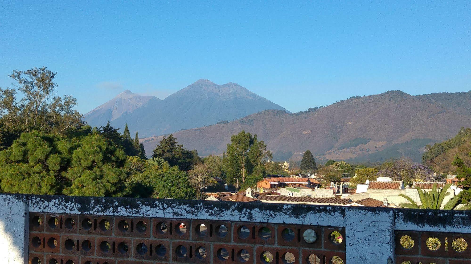 Ixkanul Antigua Hotel Екстер'єр фото