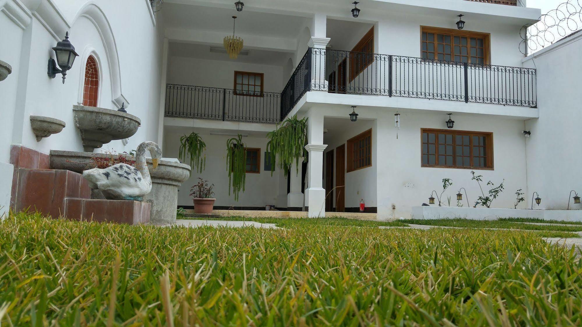 Ixkanul Antigua Hotel Екстер'єр фото